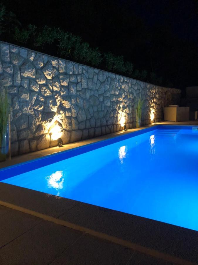 Apartment Natasa Palit Екстер'єр фото