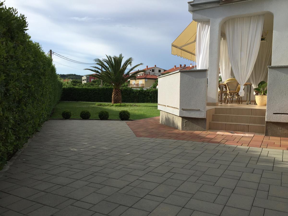 Apartment Natasa Palit Екстер'єр фото