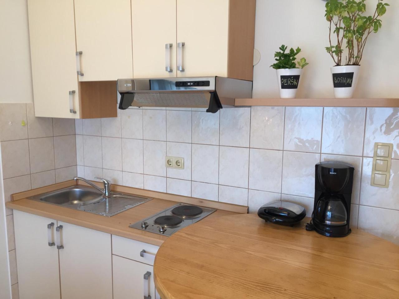 Apartment Natasa Palit Екстер'єр фото